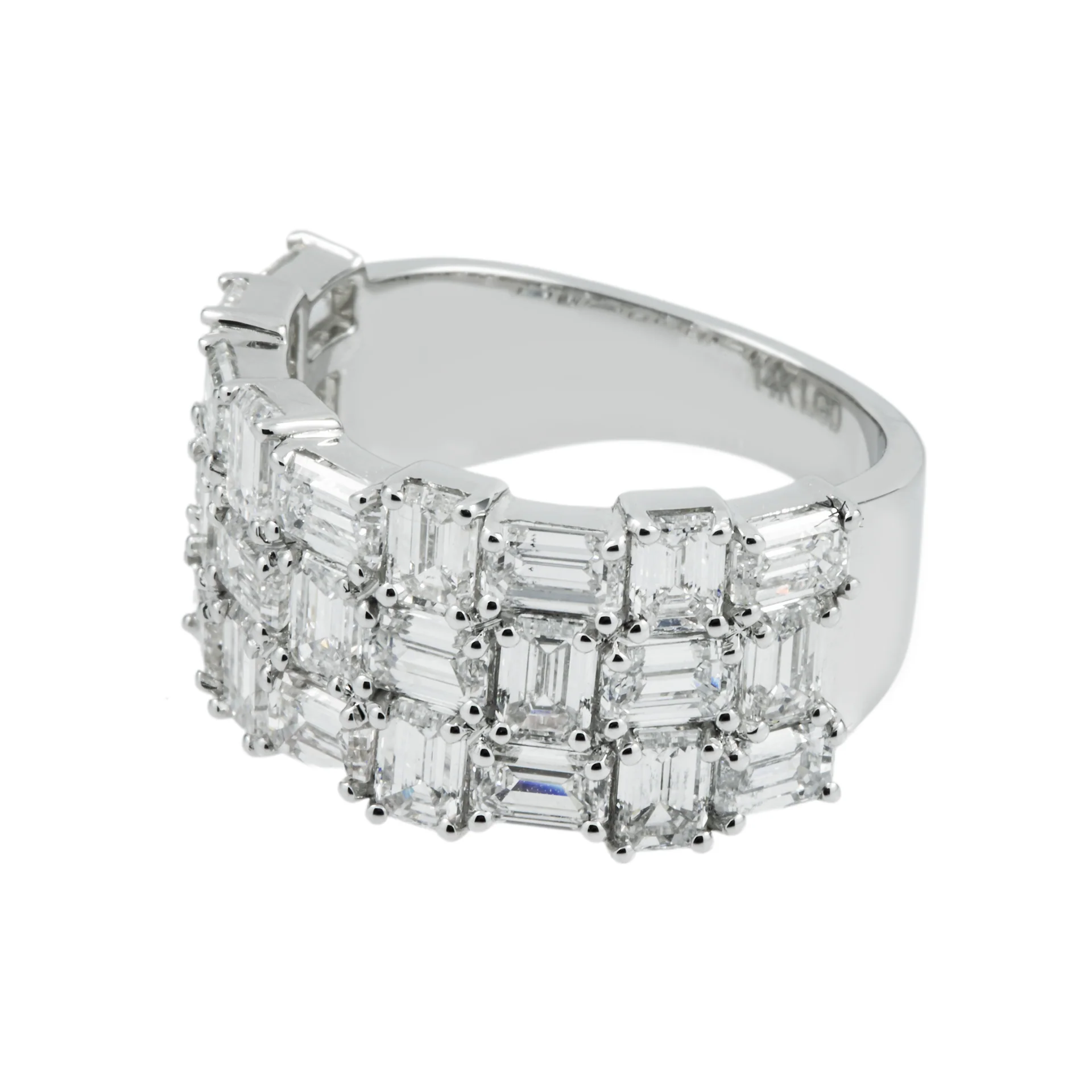 Emrald Shape Diamond Fancy Ring