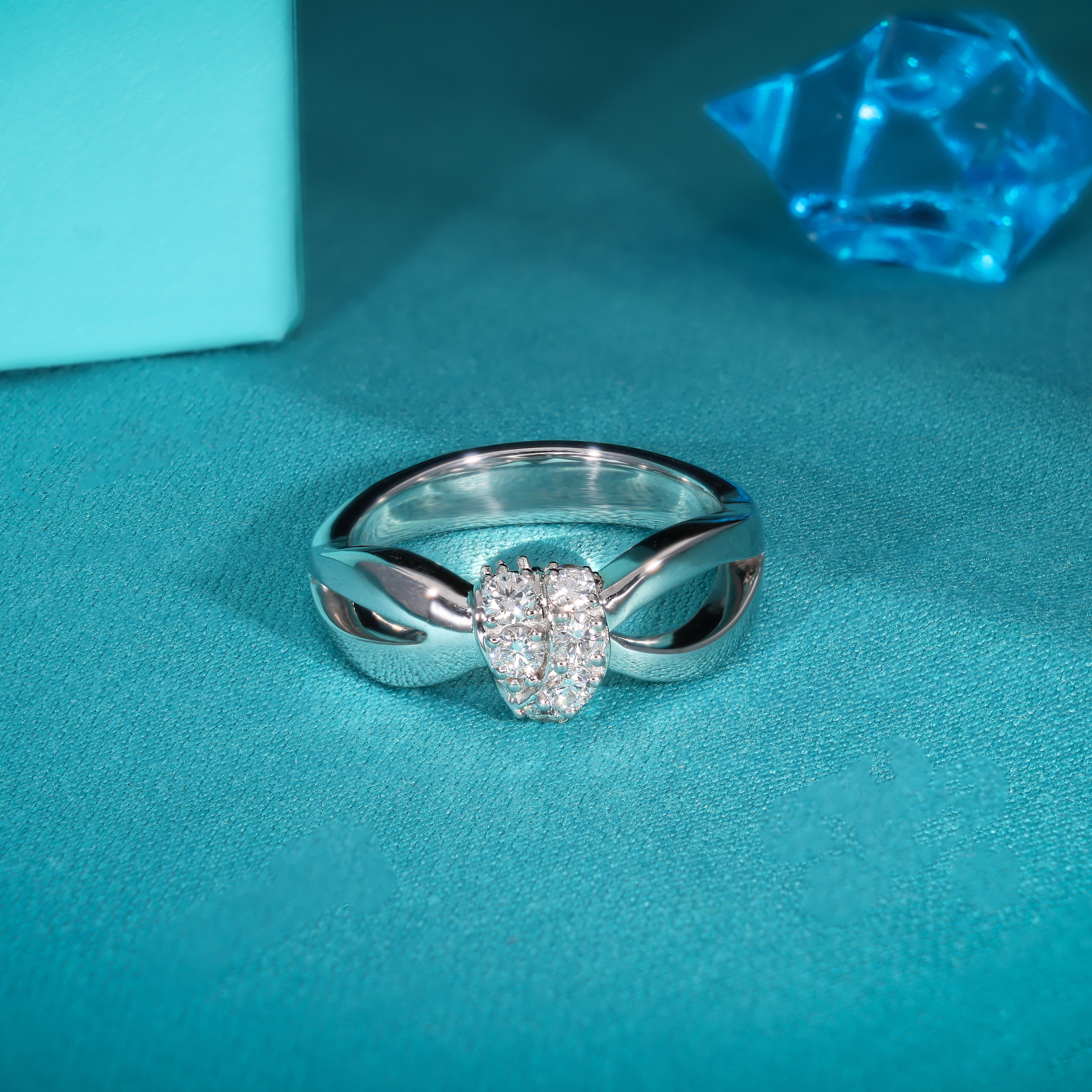 Lab Grown Diamond | D218 The Node Ring