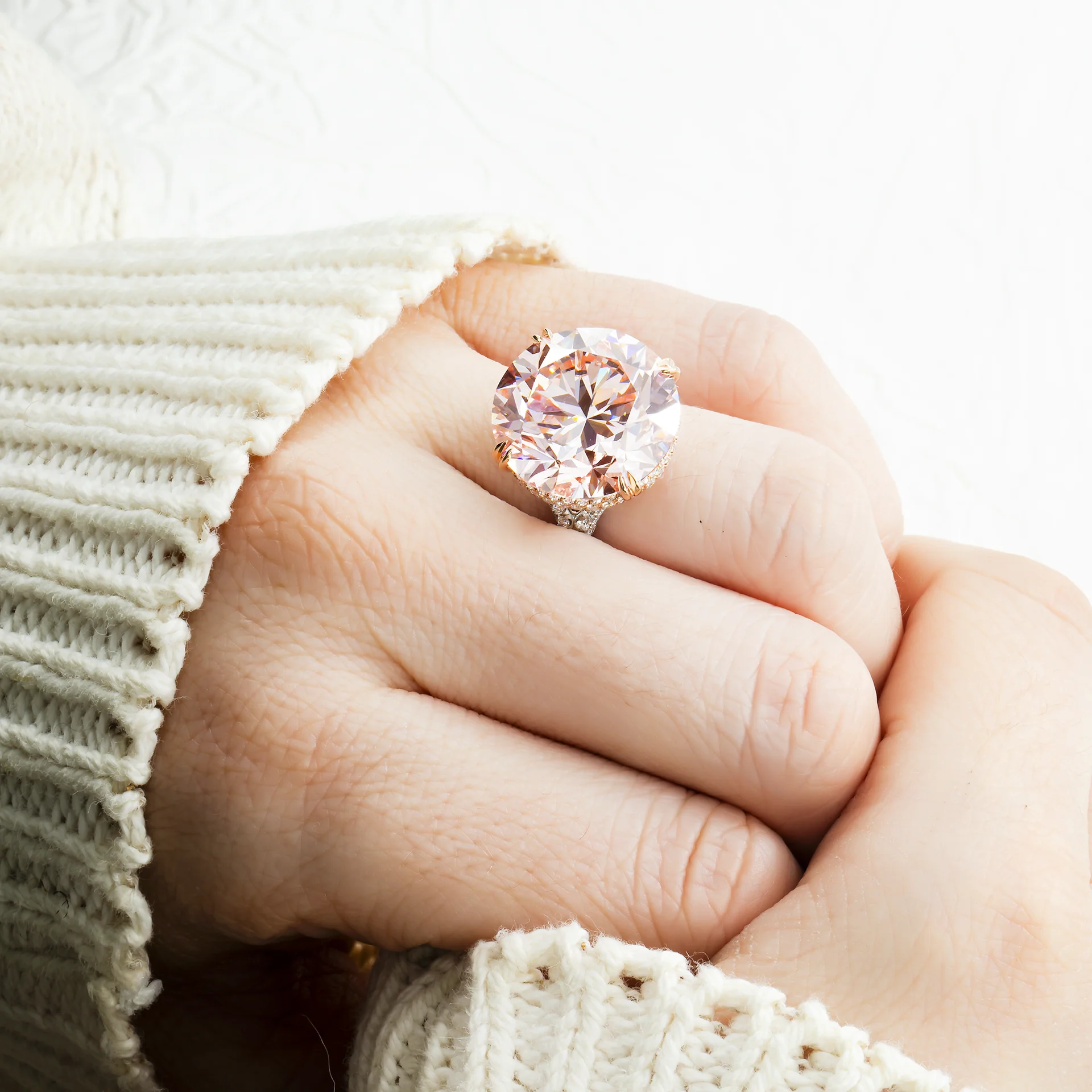 Vivid Pink Round Diamond Ring
