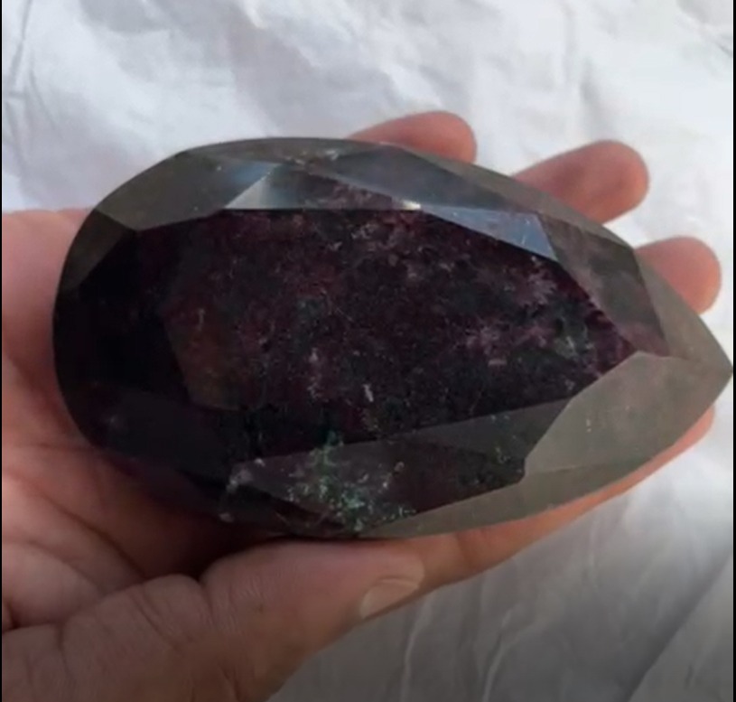 Natural Ruby Certified Antique Big Size Piece weight 2705 Cts