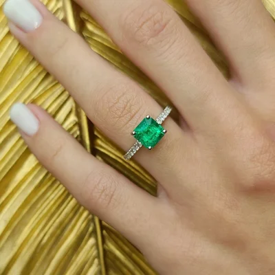 Emerald ring Sq.Emerald cut 1.57 ct
