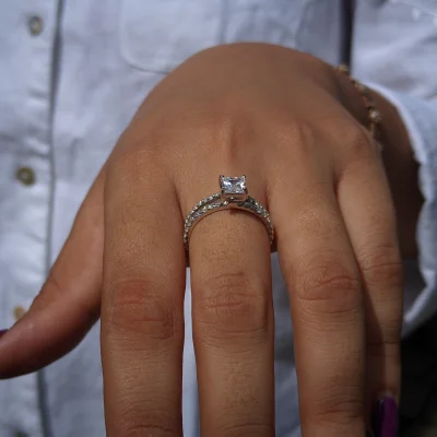 Lab Grown Diamond Wedding Ring for Her