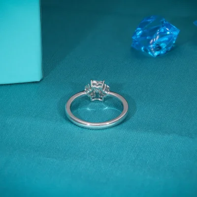 Lab Grown Diamonds - Heart Cut Claw Ring